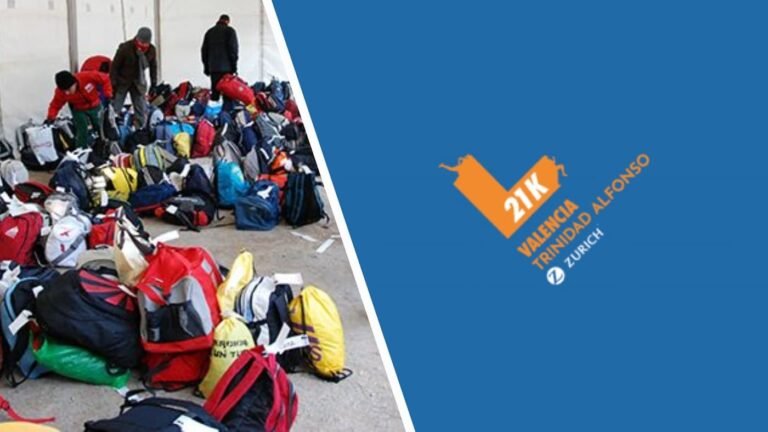 Foto guardarropa y logo medio maraton de valencia