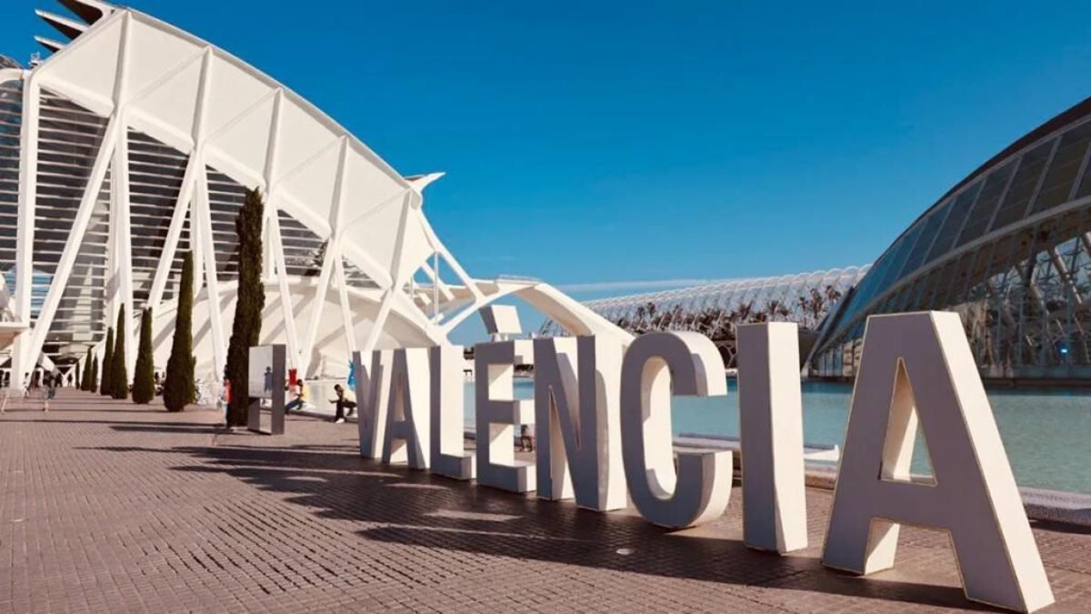 How to Get to Valencia if You're Running the Marathon